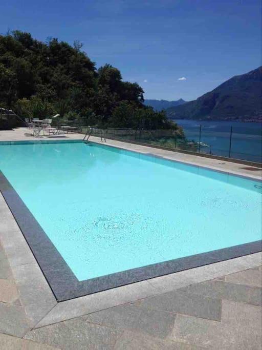 Poolside Apartment Cristina Bellano Extérieur photo